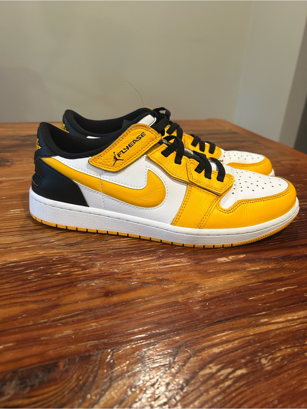 Jordan 1 Men's Low Flyease in Great condition